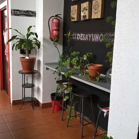 호스텔 아켈라레 *