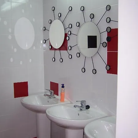 호스텔 아켈라레 *