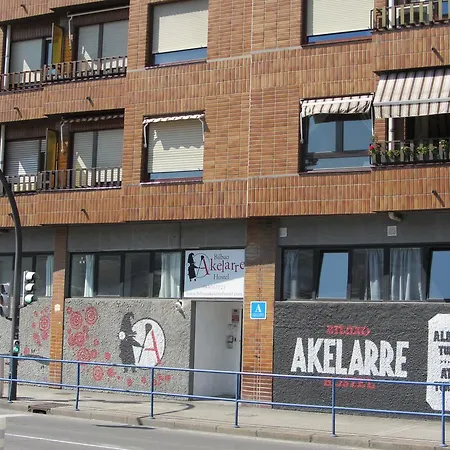 Hostel Akelarre *